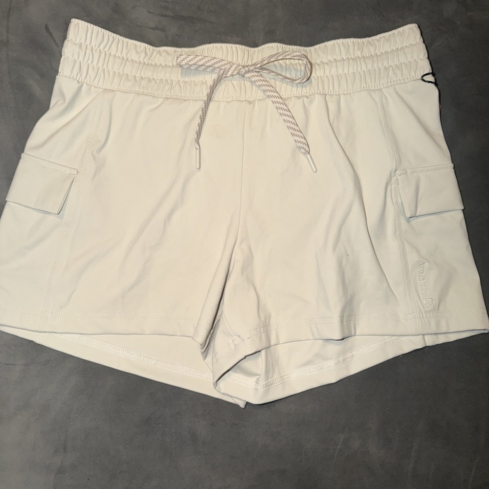 Avalanche Brand Women's Cargo Shorts Cream Color Sz Medium Drawstring